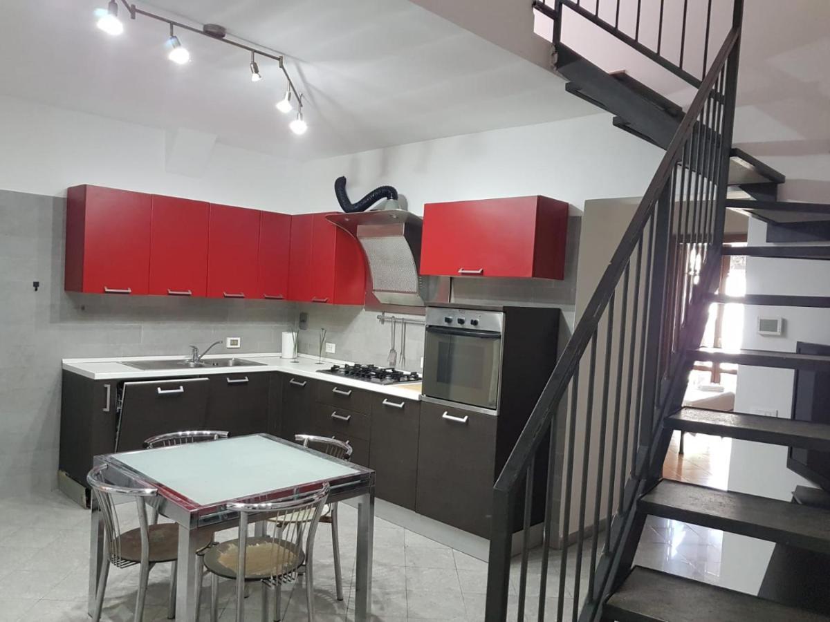 Appartement Casa N 2 Con Parcheggio Privato E Colonnina Ricarica à Livourne Extérieur photo
