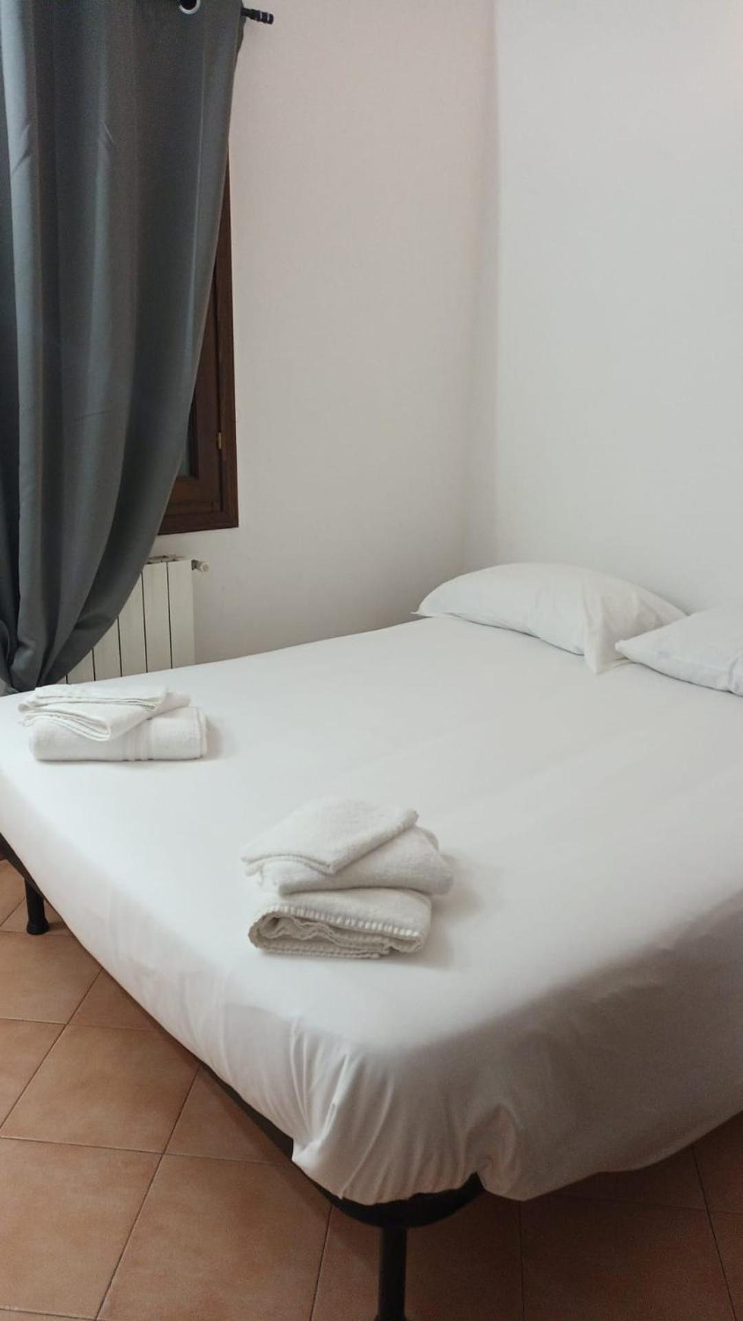 Appartement Casa N 2 Con Parcheggio Privato E Colonnina Ricarica à Livourne Extérieur photo