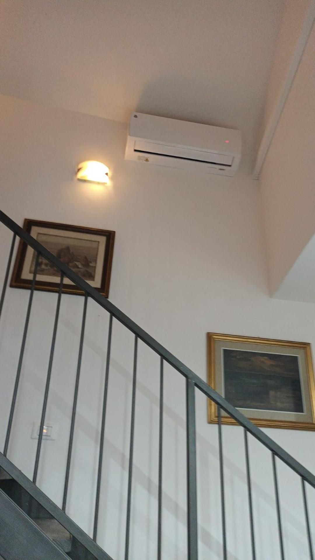 Appartement Casa N 2 Con Parcheggio Privato E Colonnina Ricarica à Livourne Extérieur photo