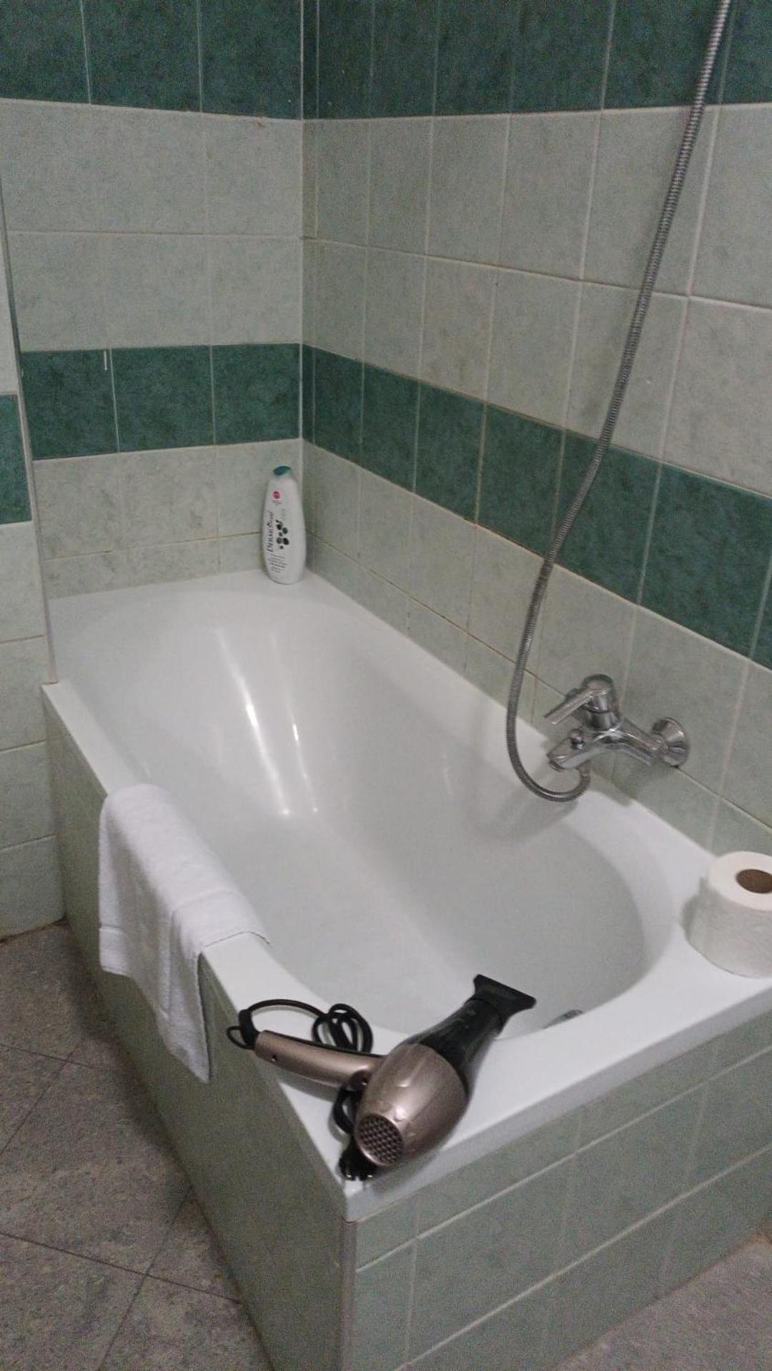Appartement Casa N 2 Con Parcheggio Privato E Colonnina Ricarica à Livourne Extérieur photo