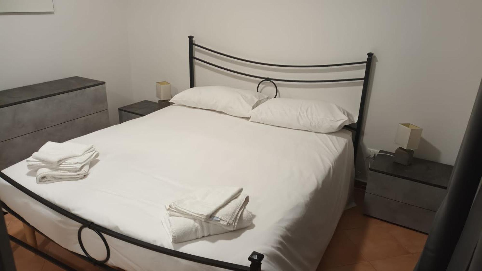 Appartement Casa N 2 Con Parcheggio Privato E Colonnina Ricarica à Livourne Extérieur photo
